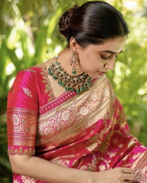 Beautiful-Simple-Cotton-Saree-Blouse-Designs-Front-And-Back
